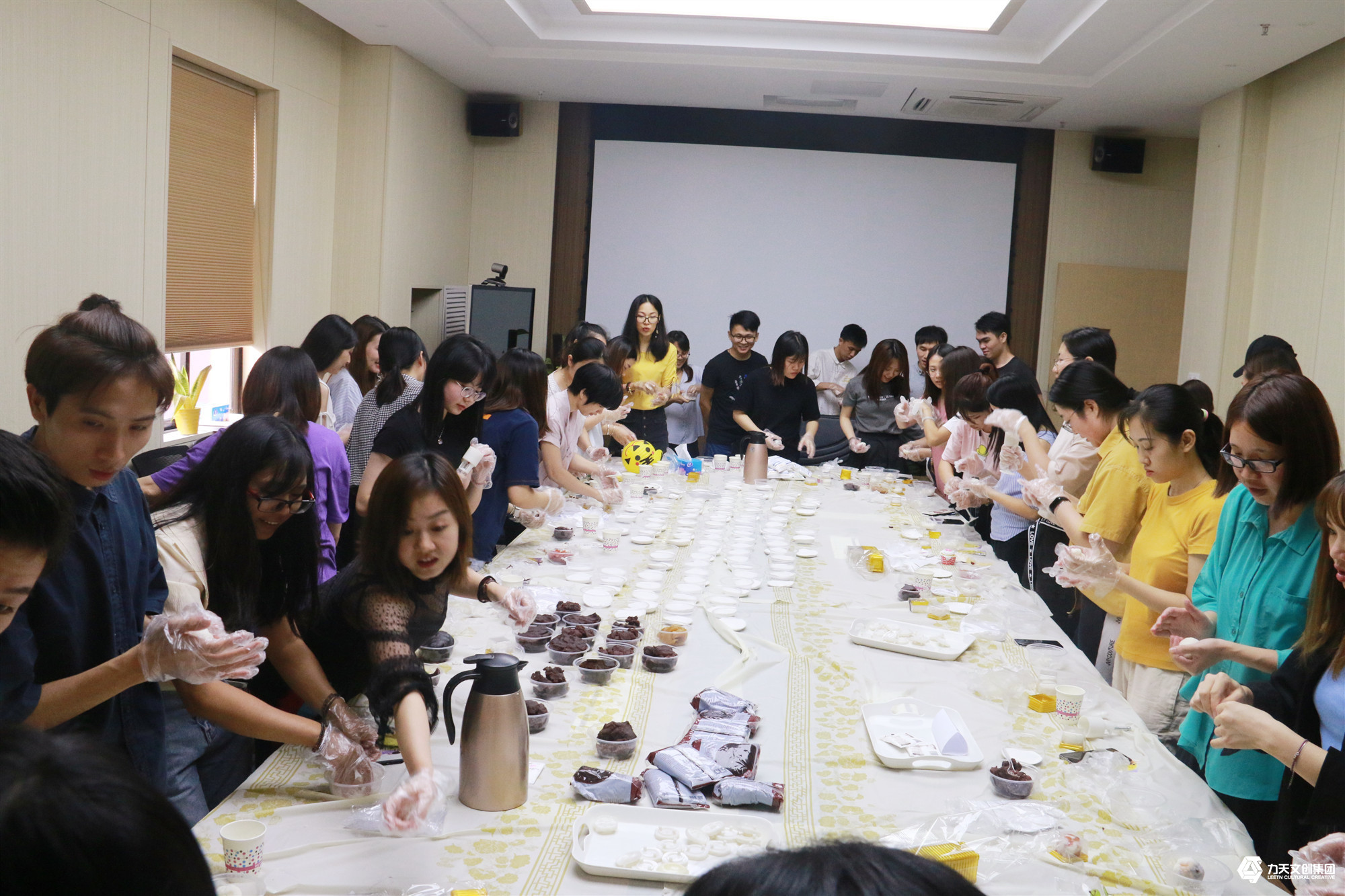 2019年力天文創(chuàng)集團  中秋聯(lián)歡會   中秋節(jié)活動   冰皮月餅DIY